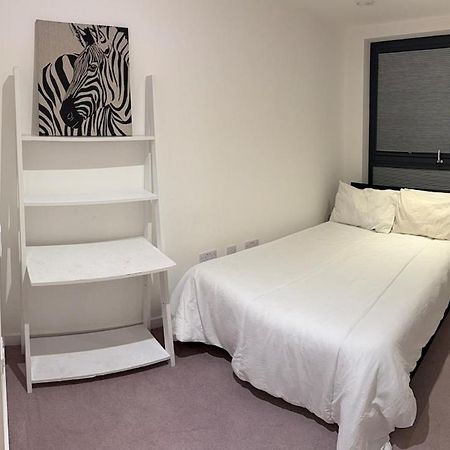 New 2 Bed Apartment Greenwich Londra Esterno foto