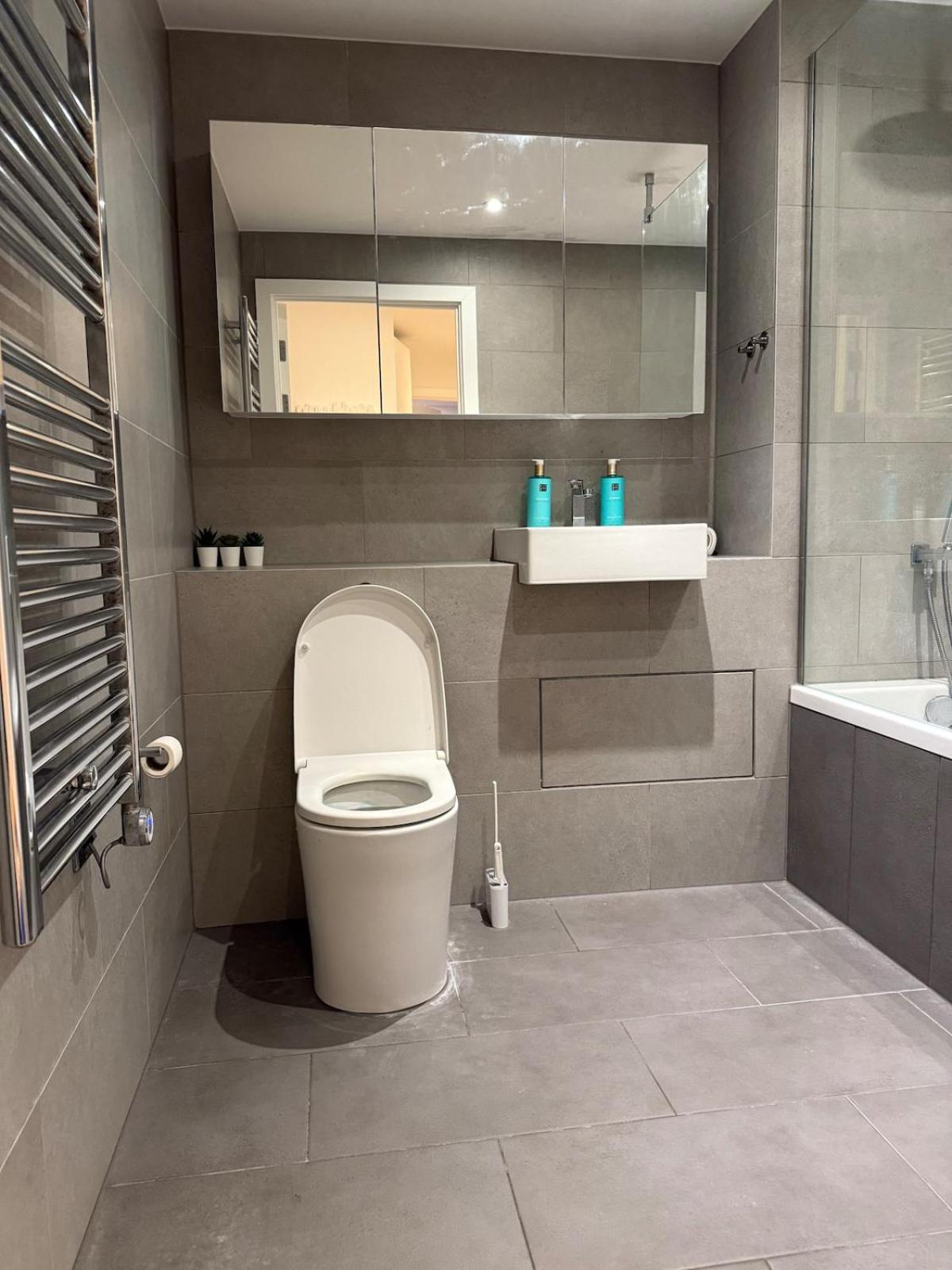 New 2 Bed Apartment Greenwich Londra Esterno foto