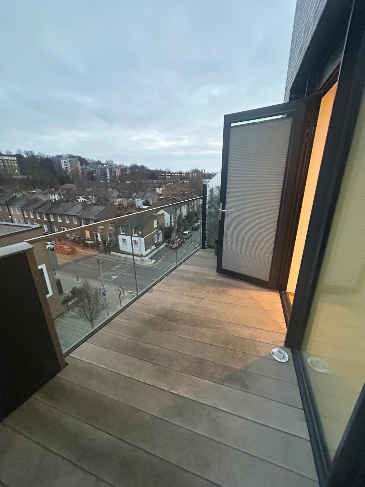 New 2 Bed Apartment Greenwich Londra Esterno foto